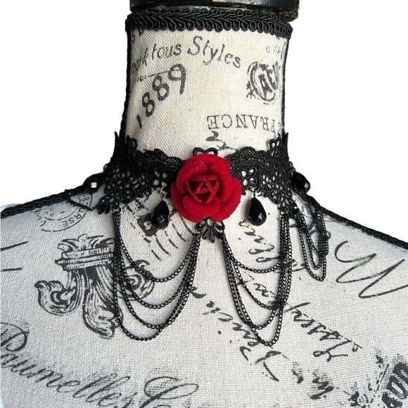 Jewelry - Rose choker